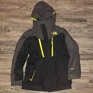 The North Face hyvent 2 in one jacket size 7/8